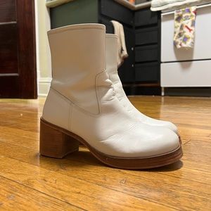 White GoGo boots with wood heal from urban outfitters. Perfect 70s boots!